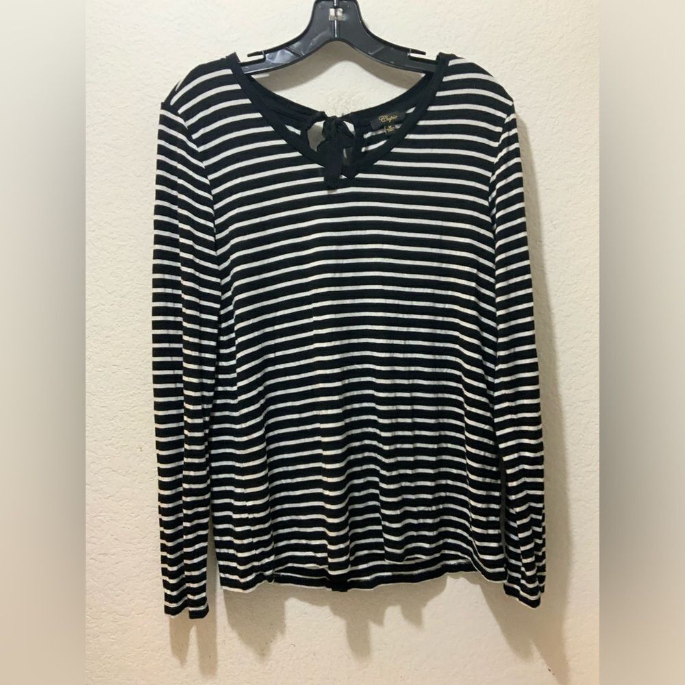Cupio Black with White Stripes Knit Tee long sleeves size M back ties accents